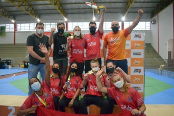 Equipe vencedora de Taekwondo Feminino de São José (Foto: Antonio Prado/Fesporte)